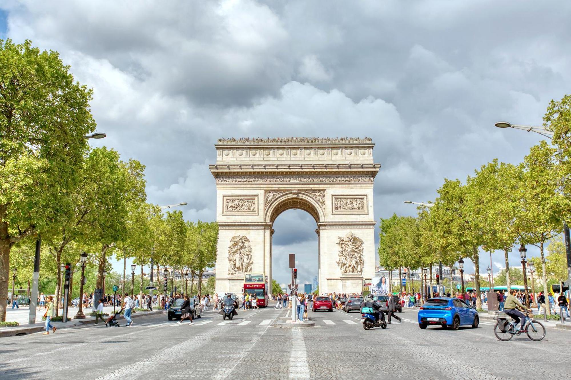Luxueux 200M2 5Ch Champs Elysees A 1Min Perle Rare Παρίσι Εξωτερικό φωτογραφία