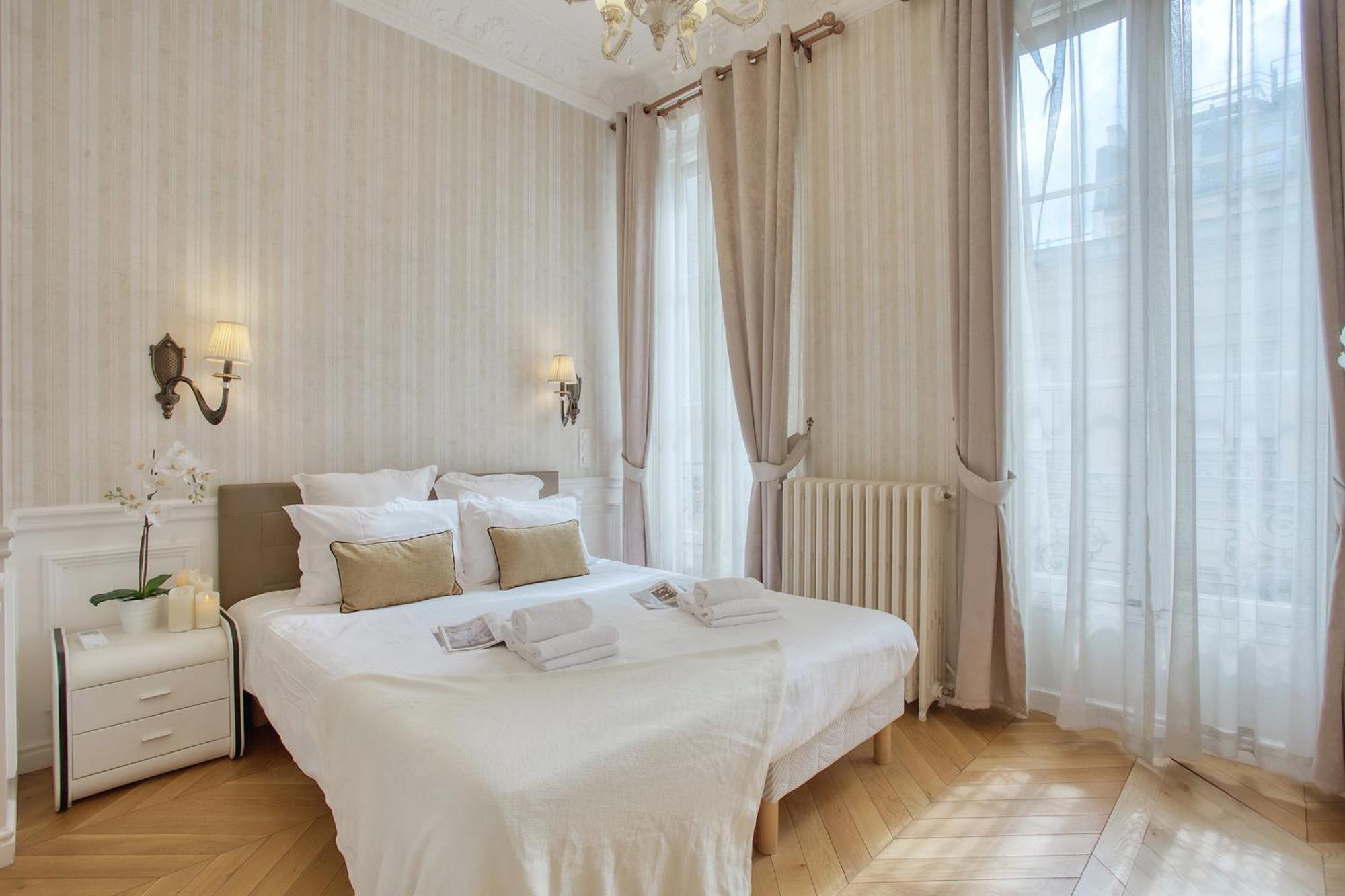 Luxueux 200M2 5Ch Champs Elysees A 1Min Perle Rare Παρίσι Εξωτερικό φωτογραφία