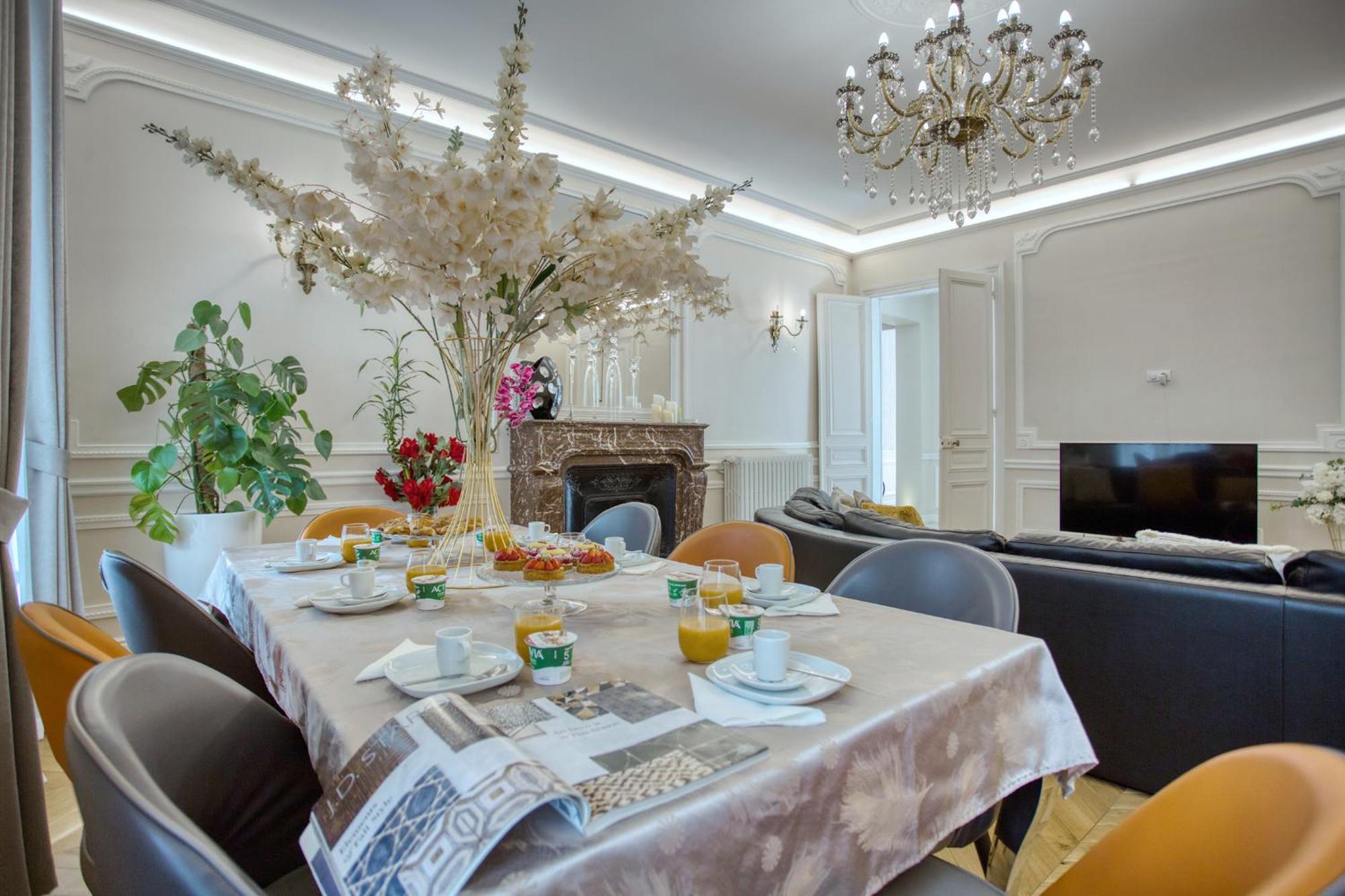 Luxueux 200M2 5Ch Champs Elysees A 1Min Perle Rare Παρίσι Εξωτερικό φωτογραφία